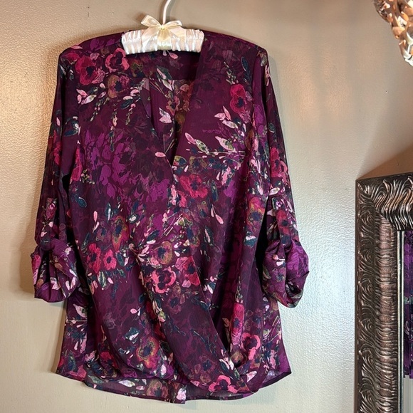 Kut from the Kloth Tops - NWT Kut from the kloth burgundy floral wrap front top size medium